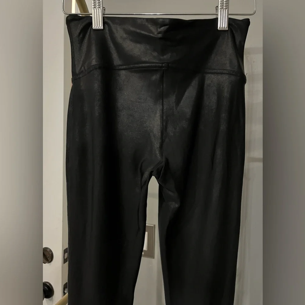 SPANX FAUX LEATHER LEGGINGS - Picture 7 of 7